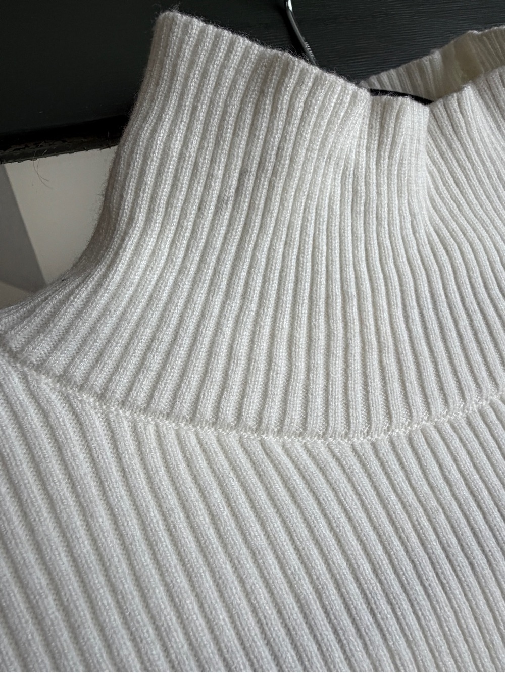 ✨ NASTY GAL Cream Ribbed Open Tie-Back Turtleneck Jumper ✨ - Picture 7 of 7